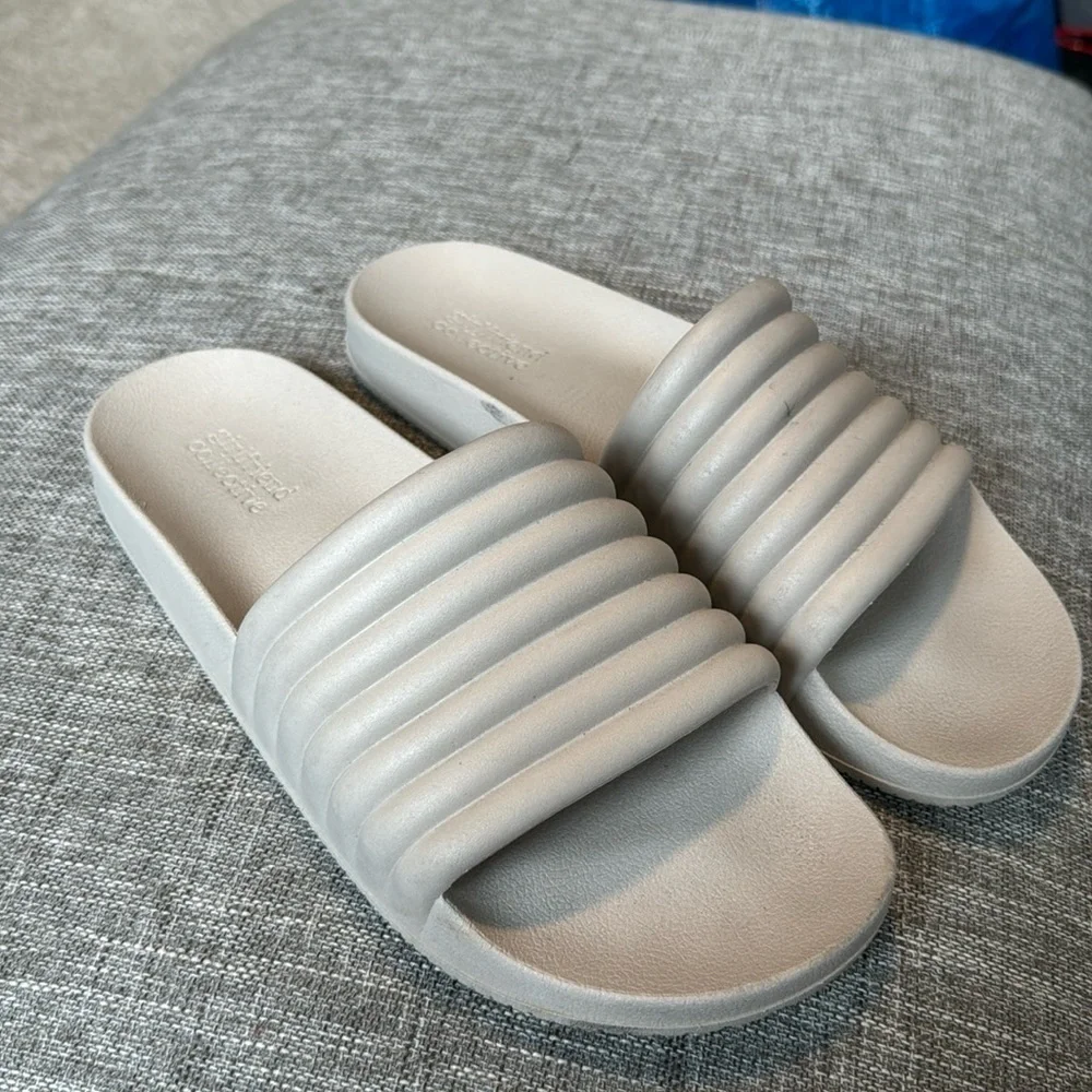 Girlfriend collective white flip-flops
